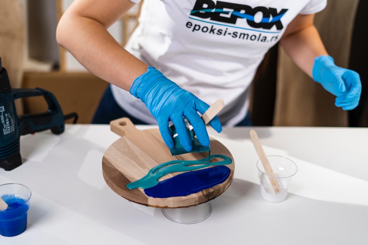 Besplatna obuka za rad sa epoksi smolom